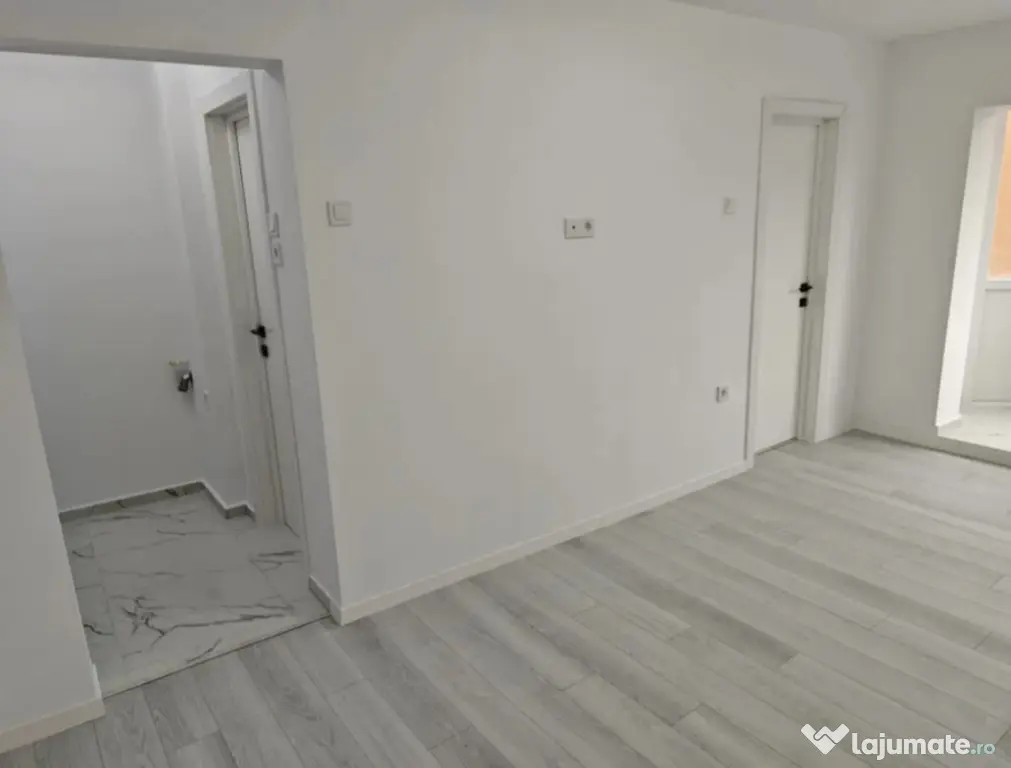 Garsoniera Renovata | Decomandata | zona Tractorul