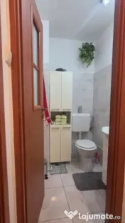 Apartament 3 camere | Decomandat | Balcon 16 mp | Florilor