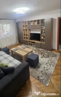 Apartament 3 camere | Decomandat | Balcon 16 mp | Florilor 