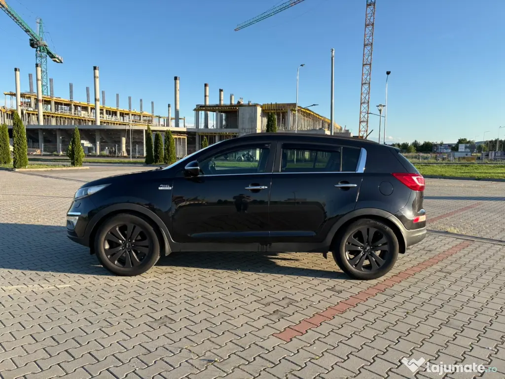 Kia Sportage 2012 automata. 6800 euro