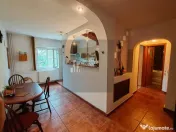 Apartament 2 camere, str Vicina, decomandat, 61 mp 