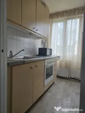 Apartament cu 2 camere, complet utilat, balcon luminos și b