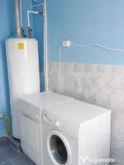 Proprietate cu camping autorizat, piscină și casă 