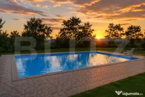 Proprietate cu camping autorizat, piscină și casă
