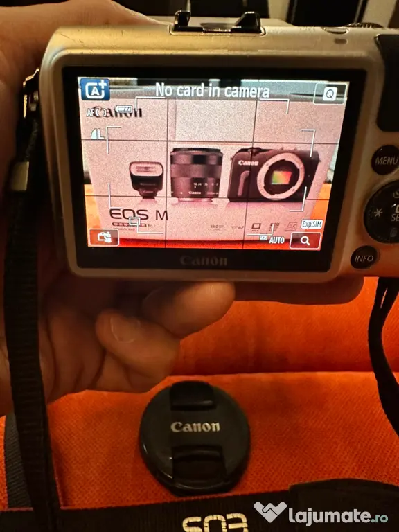 Canon EOS M100 mirrorless