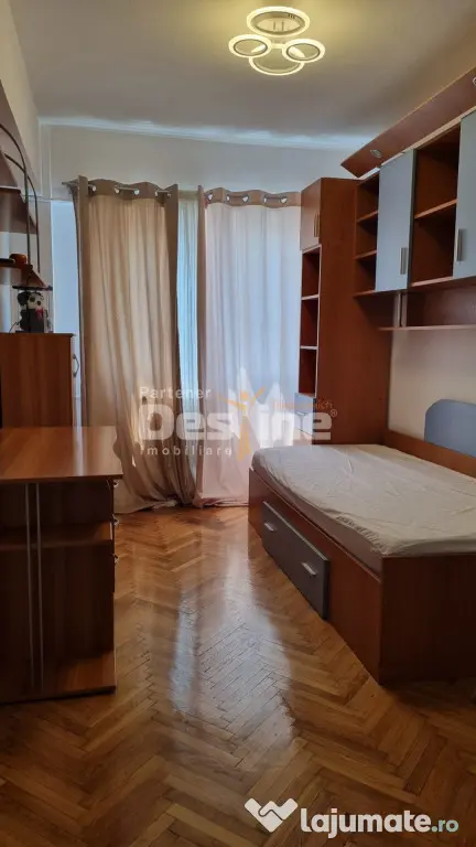 Apartament 3 camere decomandat ultracentral