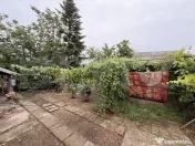Teren IV 1.308 mp, cu casă veche și grajd, dublă deschide