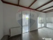 Hală industrială de închiriat – Zona Velența Est | ...