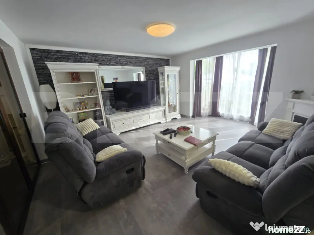 Casă la cheie, 4 camere, 160 mp, zona Priseaca