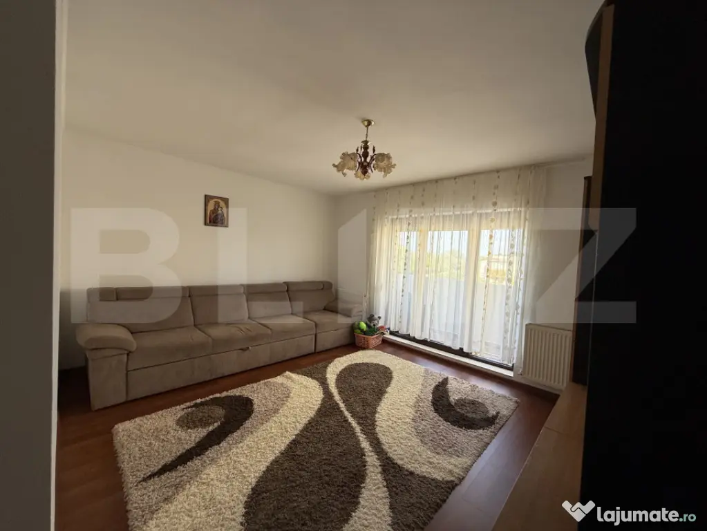 Apartamen 3 camere, 65 mp, Zona Micro 16