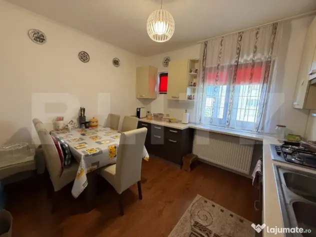 Apartamen 3 camere, 65 mp, Zona Micro 16