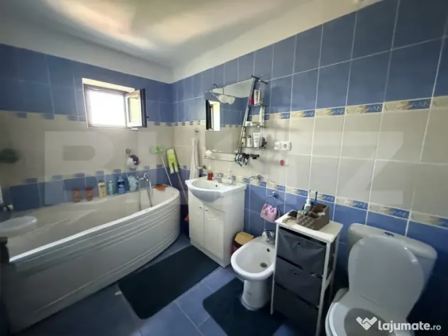 Apartamen 3 camere, 65 mp, Zona Micro 16