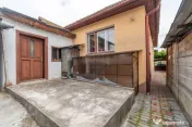 Casa / Vila cu 2 camere de vanzare in zona Dambul Rotund 