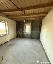 Casa individuala reconditionata partial-Teren 900 mp-Toate u