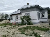 Casa individuala reconditionata partial-Teren 900 mp-Toate u