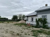 Casa individuala reconditionata partial-Teren 900 mp-Toate u