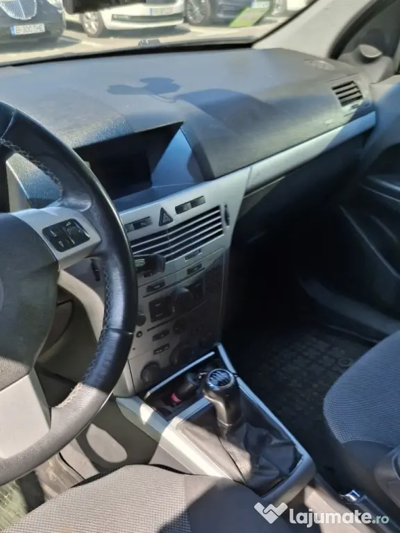 Opel Astra H autoturism