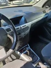 Opel Astra H autoturism 