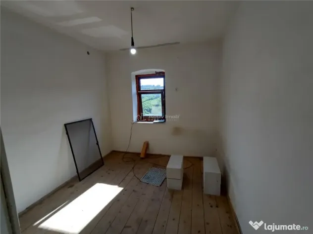 Anina | Casa Individuala | 3 Incaperi Anexe | 575 MP Teren