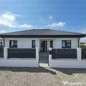 Casa la cheie,4 camere,2 bai,teren 500mp,toate utilitatile -Zona Izvor 