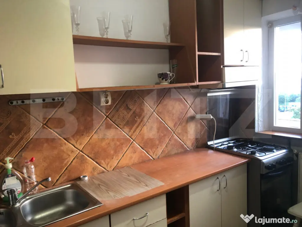 De vanzare apartament 3 camere decomandat , 70 mp. , zona M1