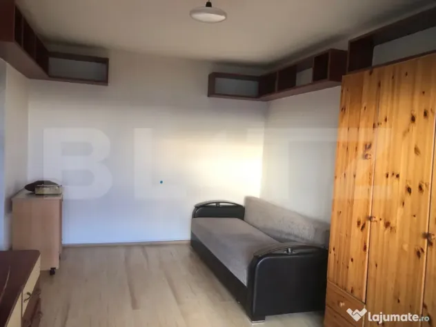 De vanzare apartament 3 camere decomandat , 70 mp. , zona M1