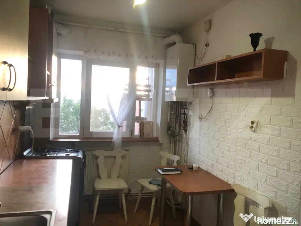 Apartament 3 camere decomandat , 70 mp. , bloc cu lift , zon - Satu Mare (Satu-Mare)