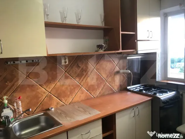 Apartament 3 camere decomandat , 70 mp. , bloc cu lift , zon - Satu Mare (Satu-Mare)