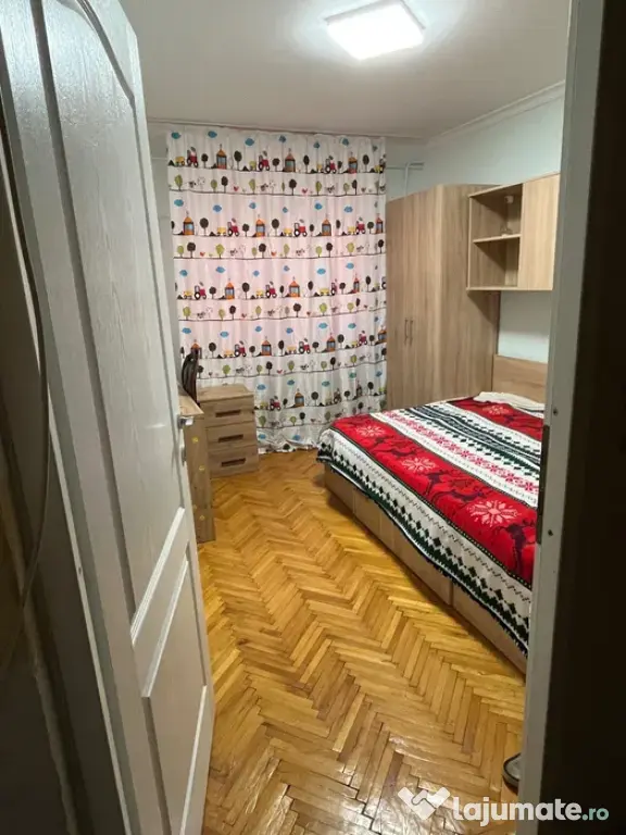 Inchiriez apartament 3 camere Lapus Arges