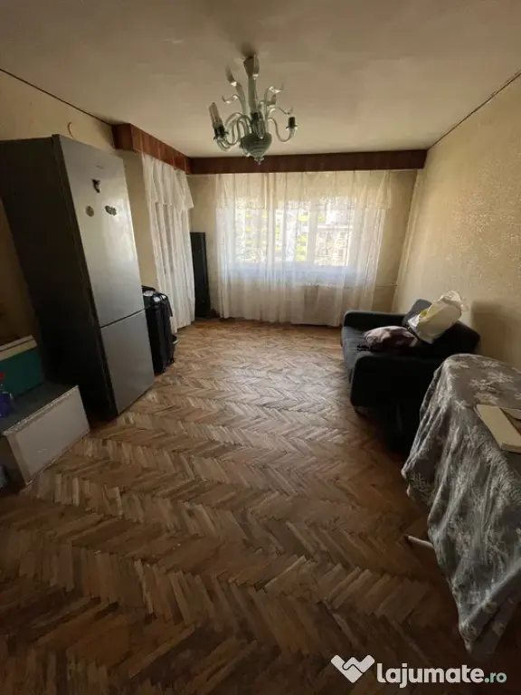 Inchiriez apartament 3 camere Lapus Arges