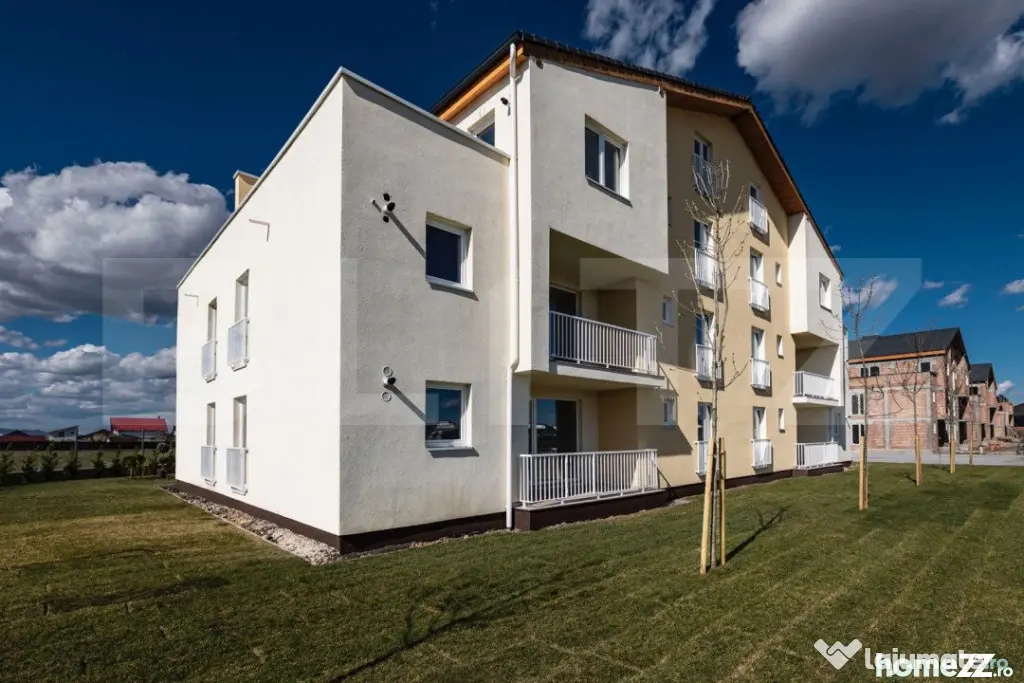 Apartament cu 2 camere, bloc tip vila, P + 2, Sanpetru
