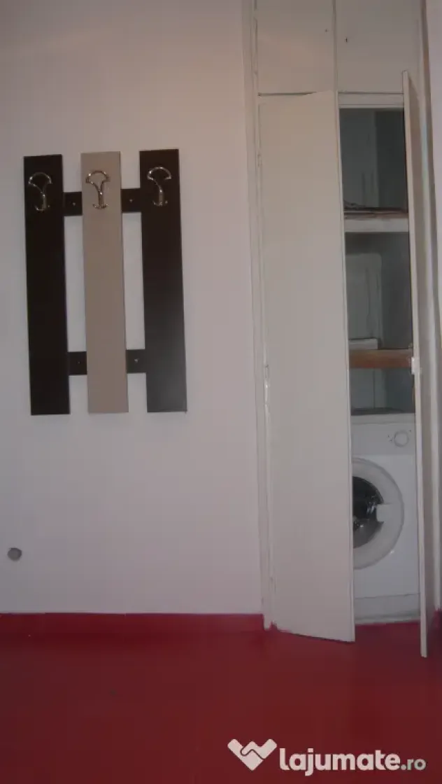 Inchiriere pe termen lung garsoniera renovata in cart. Tineretului