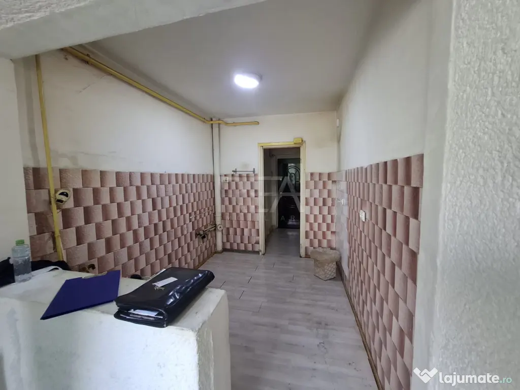 3 camere, et 1/10, 76mp, anvelopat-Gorjului/Veteranilor