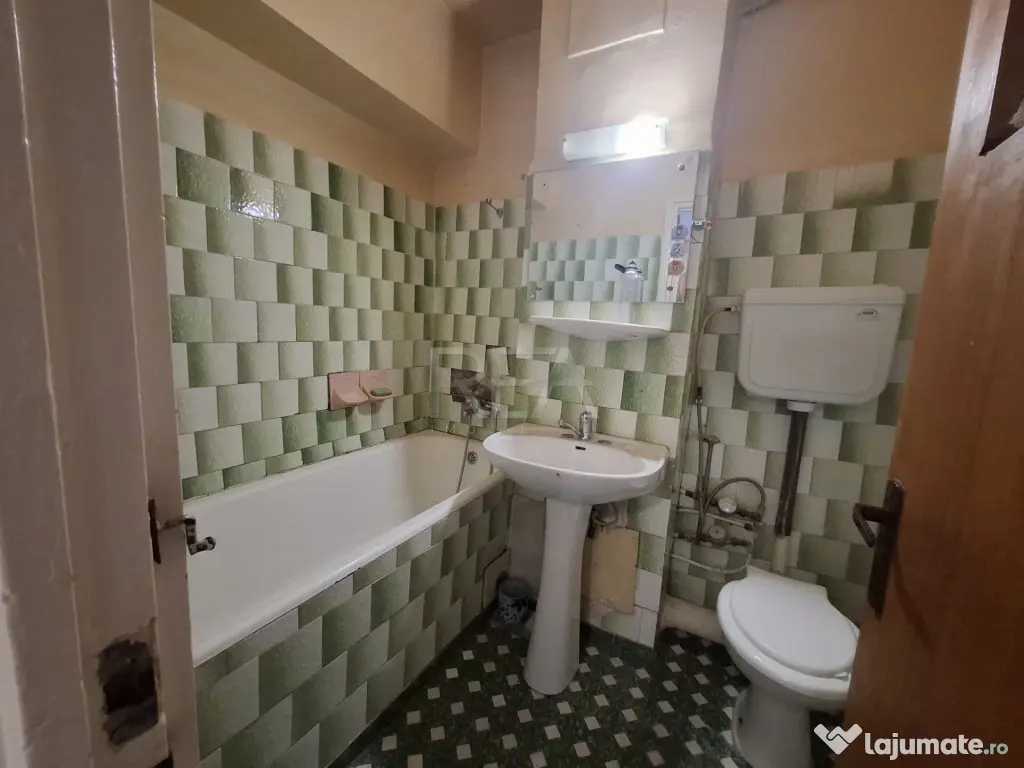 3 camere, et 1/10, 76mp, anvelopat-Gorjului/Veteranilor