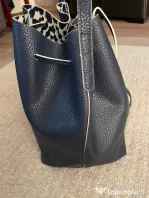Geantă tip sac (Bucket Bag) bleumarin.