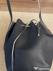 Geantă tip sac (Bucket Bag) bleumarin.