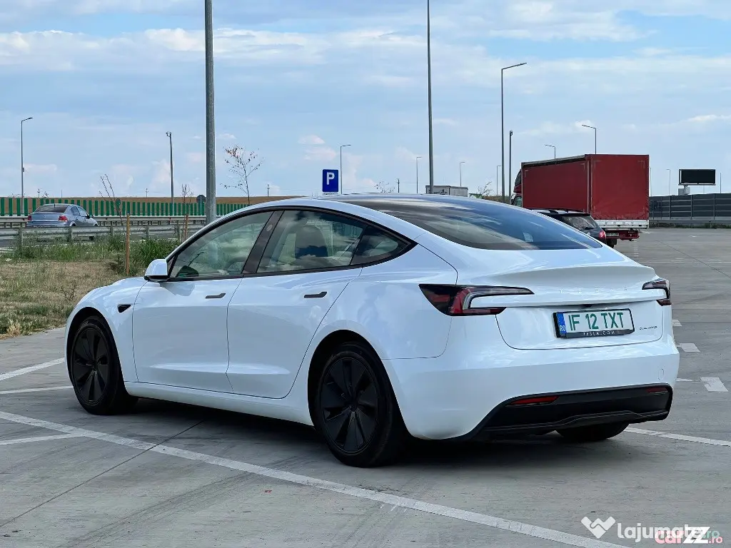 TESLA Model 3 2024 — imagine 2