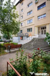 Apartament 3 camere, două băi, Bd. Roman Mușat 