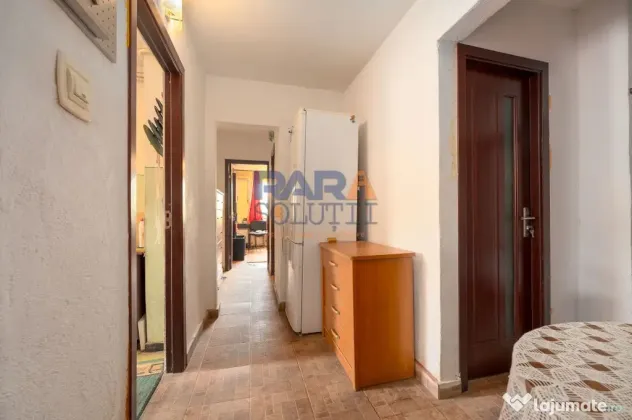 Apartament 3 camere, două băi, Bd. Roman Mușat