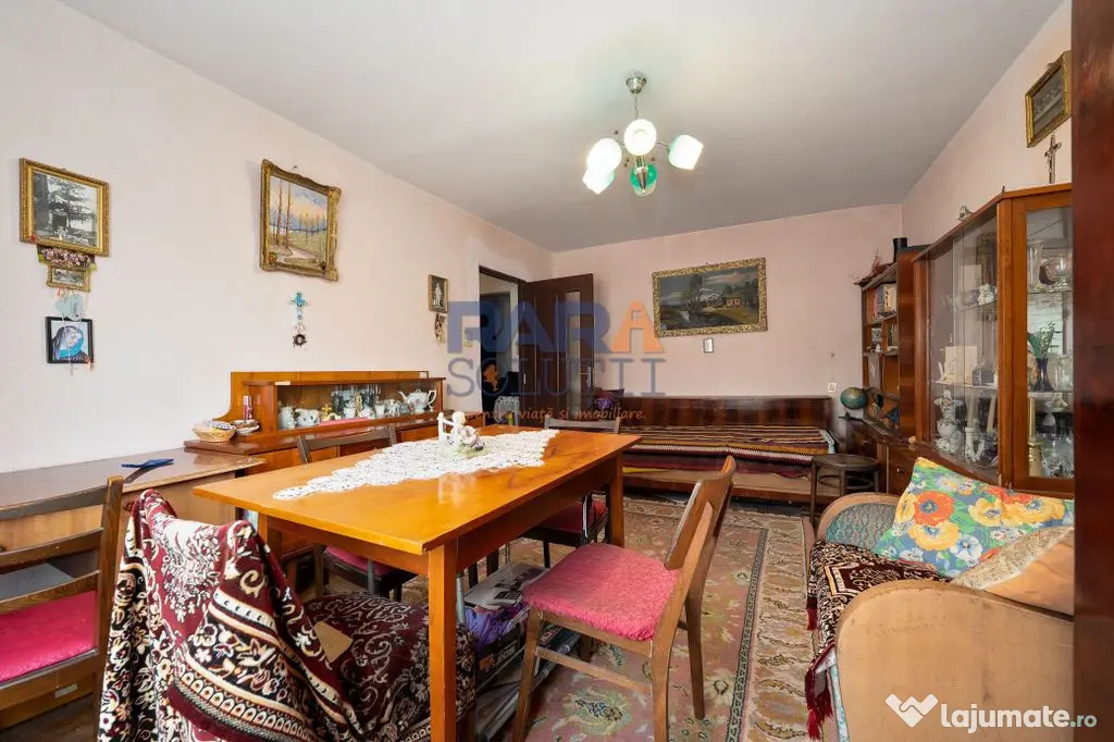 Apartament 3 camere, două băi, Bd. Roman Mușat