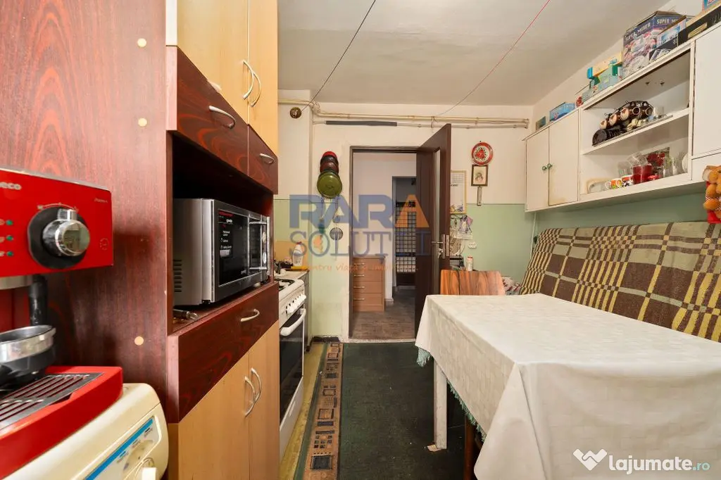 Apartament 3 camere, două băi, Bd. Roman Mușat