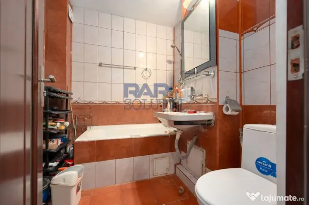 Apartament 3 camere, două băi, Bd. Roman Mușat
