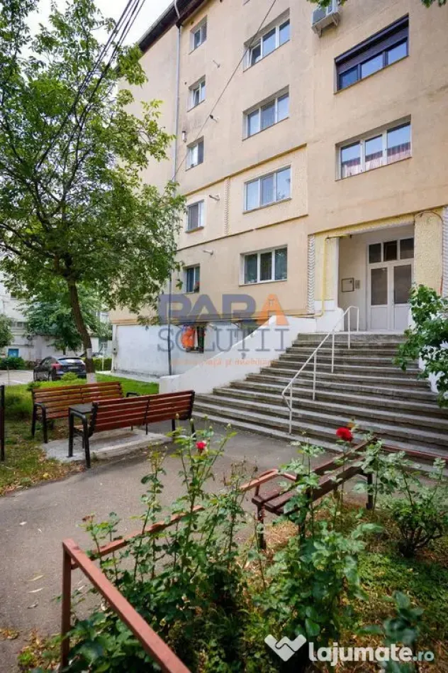 Apartament 3 camere, două băi, Bd. Roman Mușat