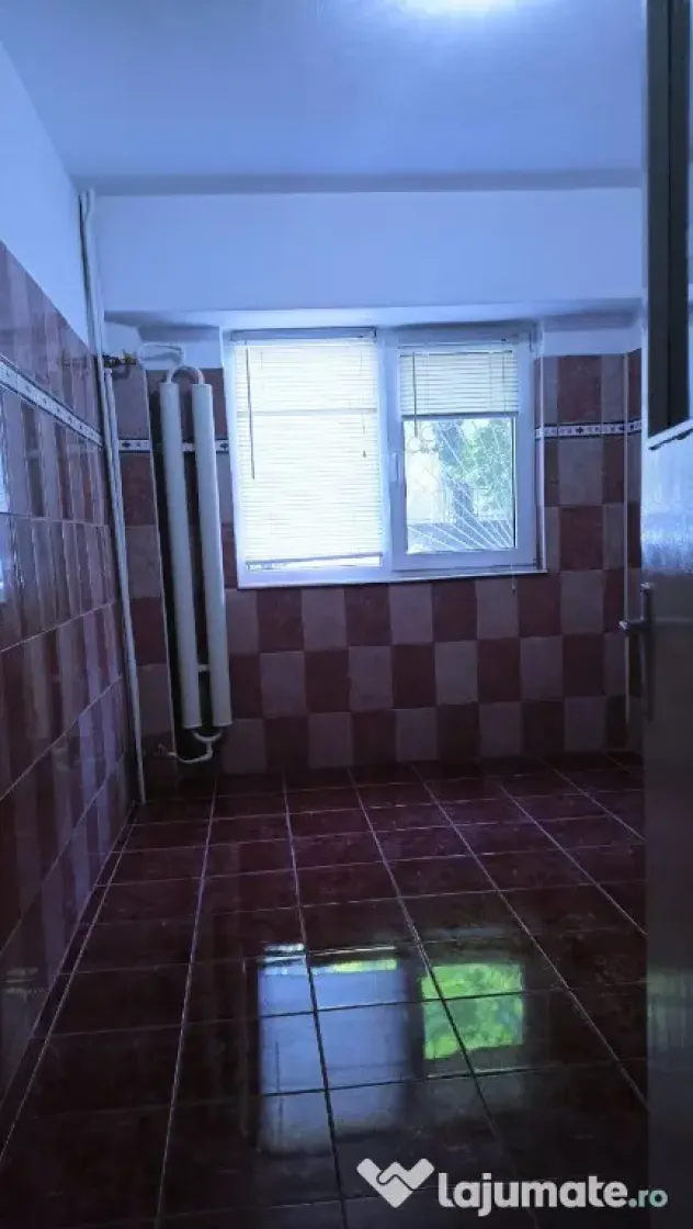 Apartament 2 camere decomandate zona Cet
