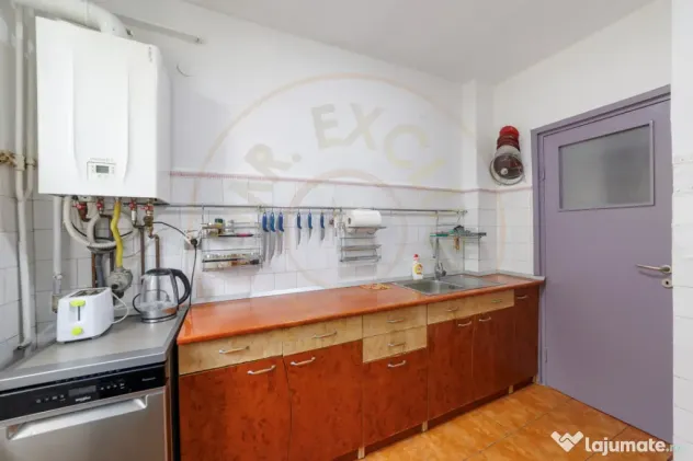 Apartament 2 camere, etaj 3, zona Traian