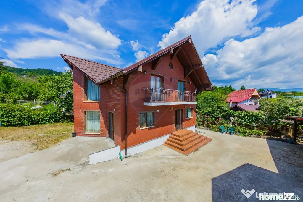 DE VANZARE vila de lux in Tautii de Sus - Tautii De Sus (Maramures)