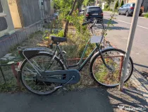 Bicicleta cu motor pe benzina