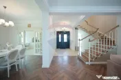 De vânzare casă cu 5 camere, în zona Dealuri - Oradea 