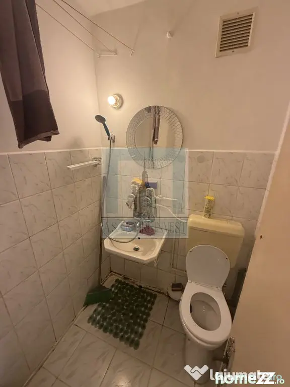 Garsoniera 12 mp utili - zona Vlahuta