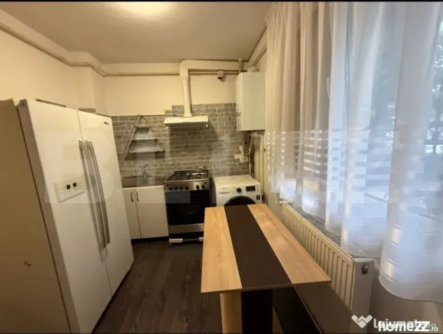 Apartament cu 2 camere, 56 mp, semidecomandat, zona Bd. Cosb - Galati (Galati)